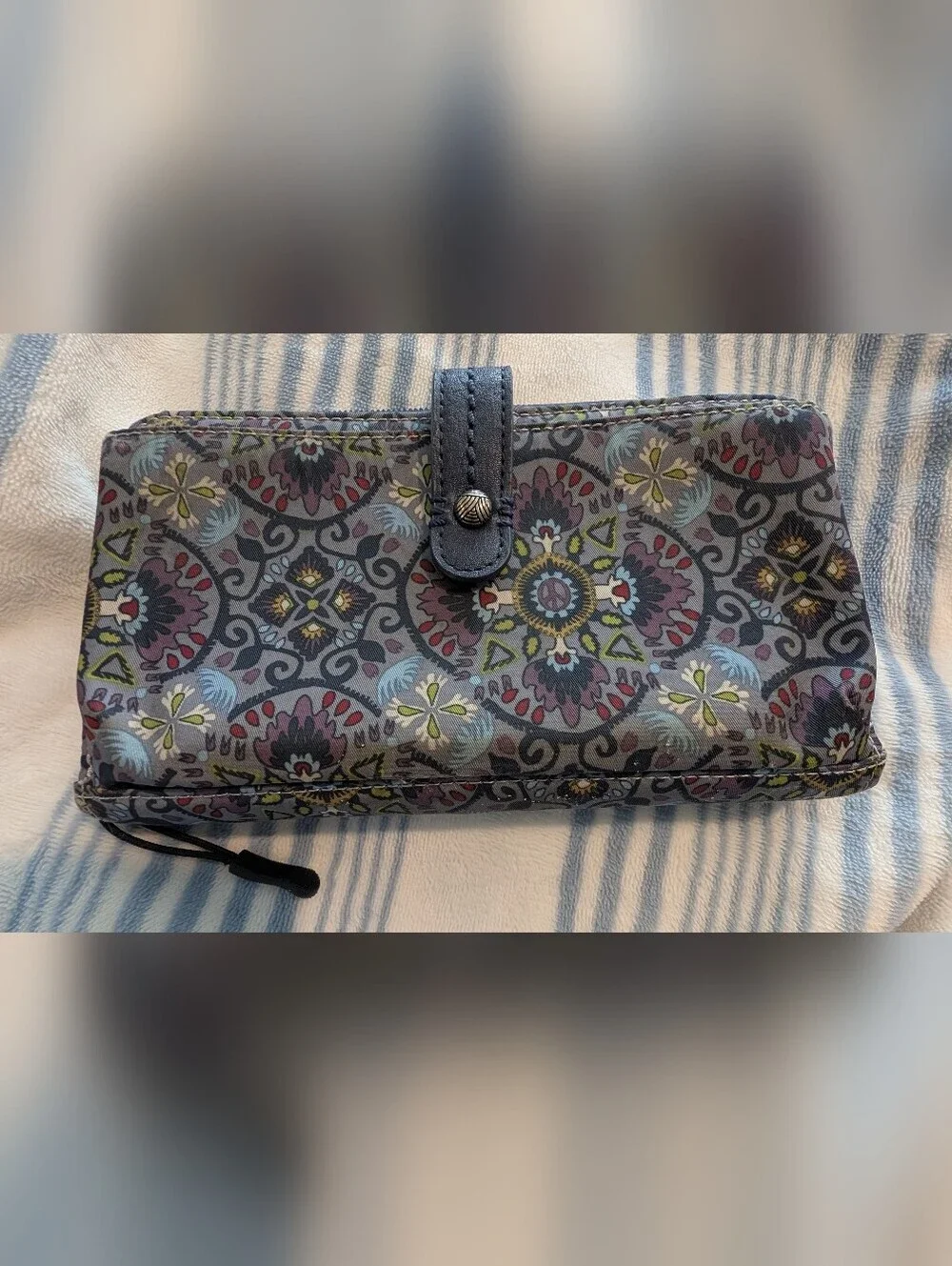 Sakroots In Gray Mosaic World Wallet/Wristlet Clutch